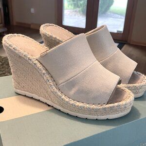 TOMS Women's Monica Mule Wedge — Natural Shimmer Canvas/Suede W5.5